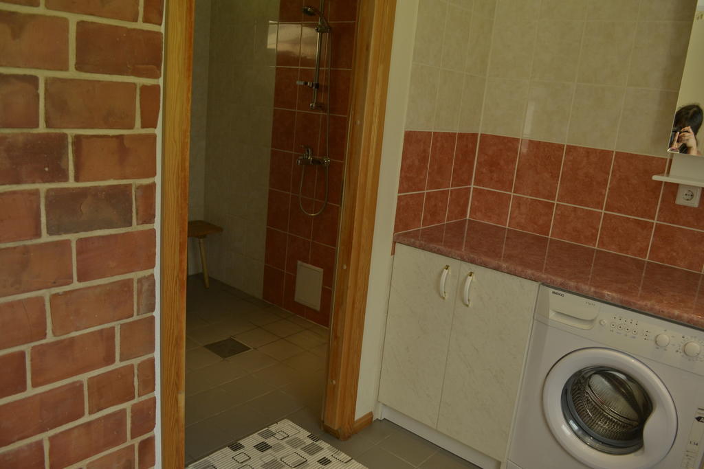 Mere Holiday House Salme Room photo